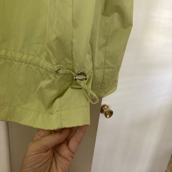Women's Light lime green windbreaker - Picture 3 of 6